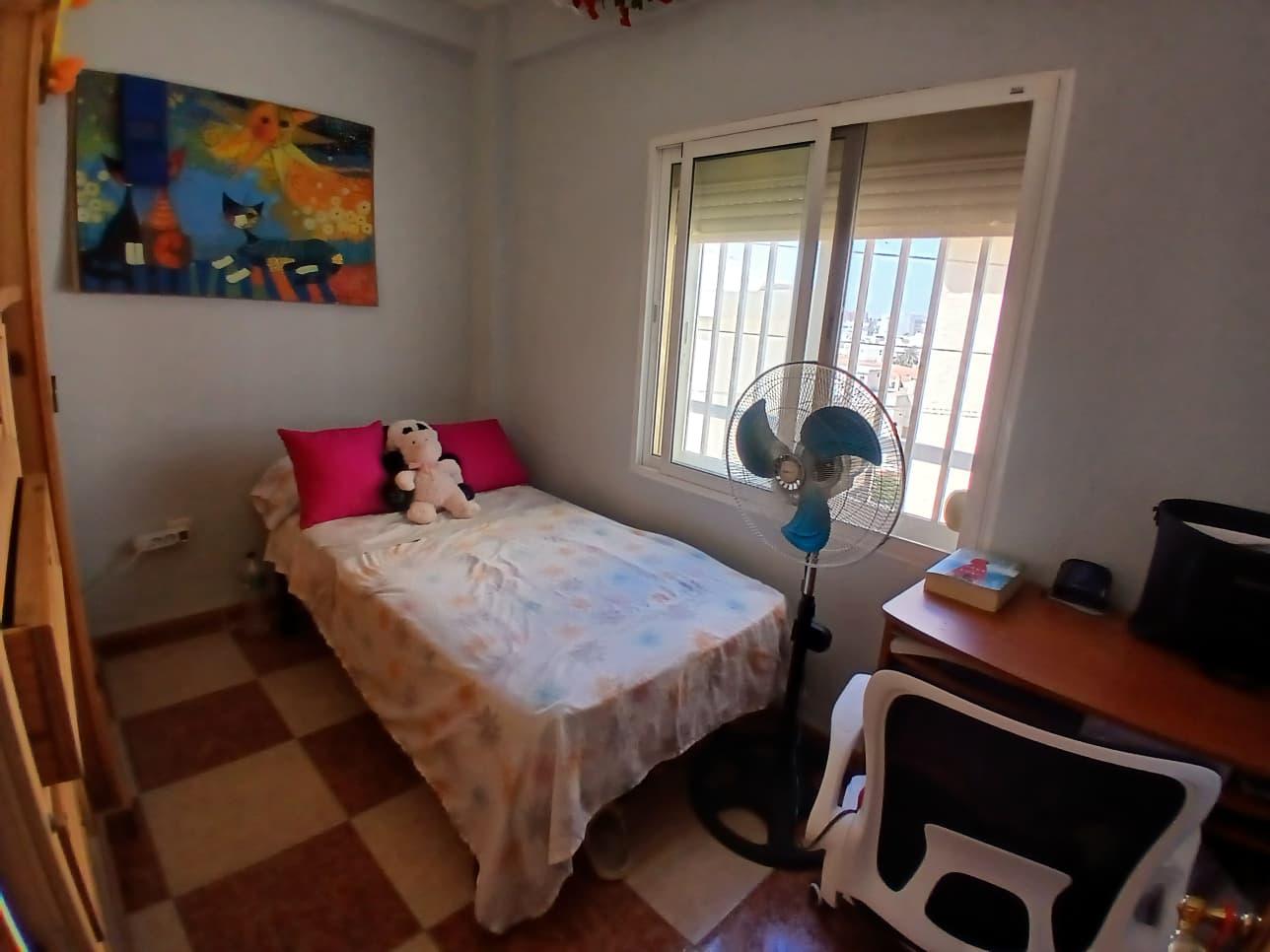 Venta de piso en Estepona