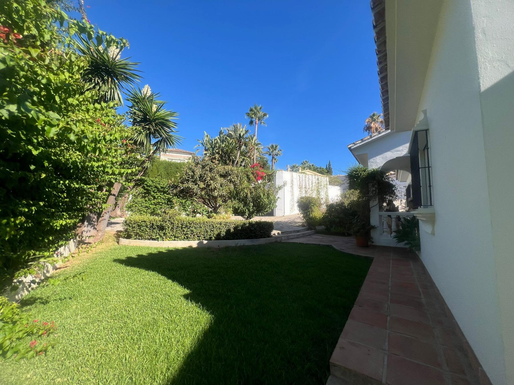 For sale of chalet in Marbella