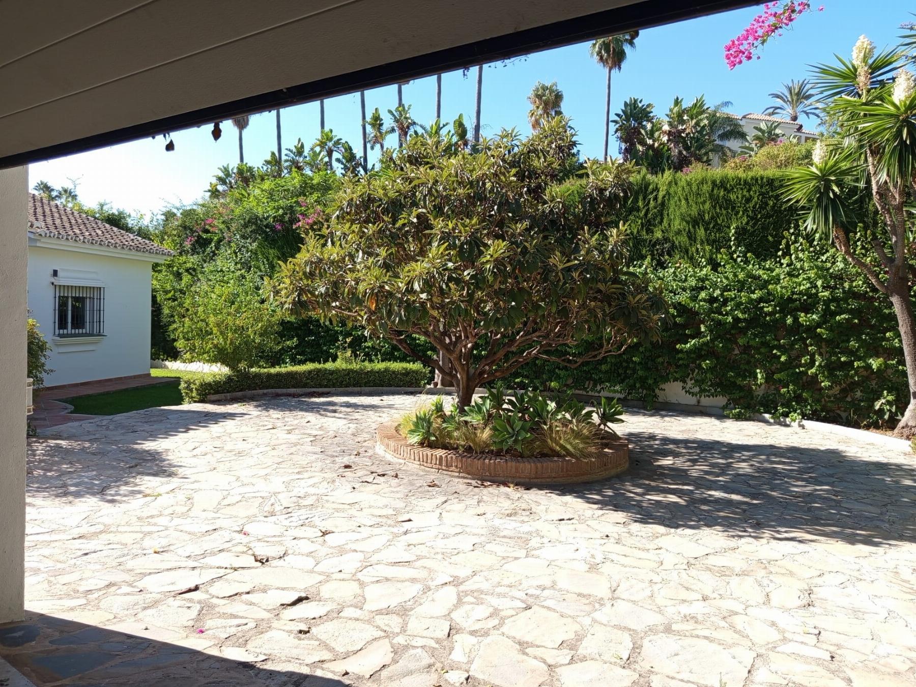 For sale of chalet in Marbella