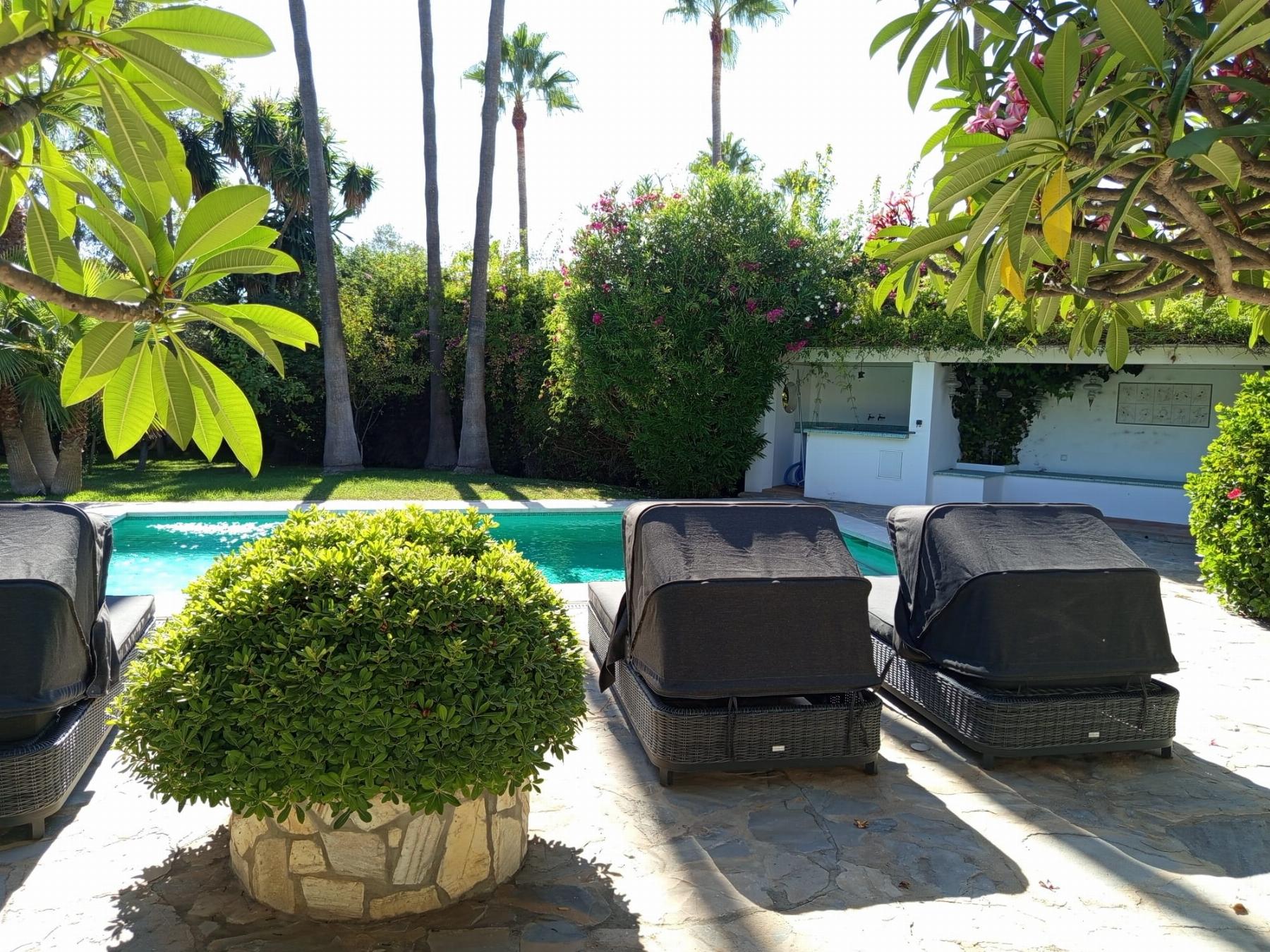 For sale of chalet in Marbella
