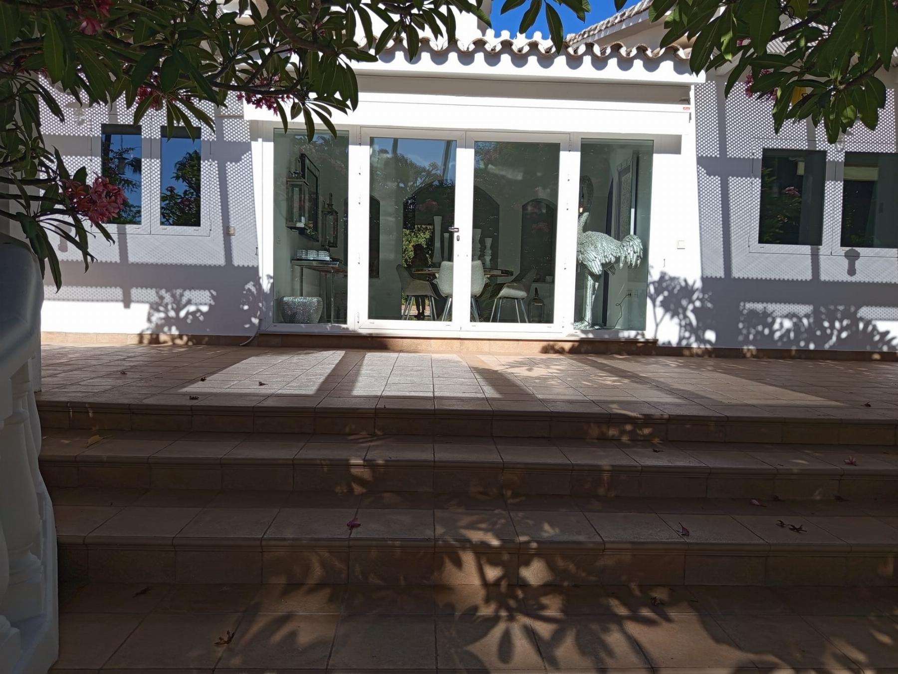 For sale of chalet in Marbella