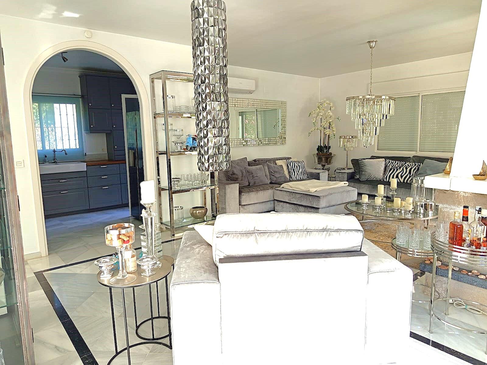 For sale of chalet in Marbella