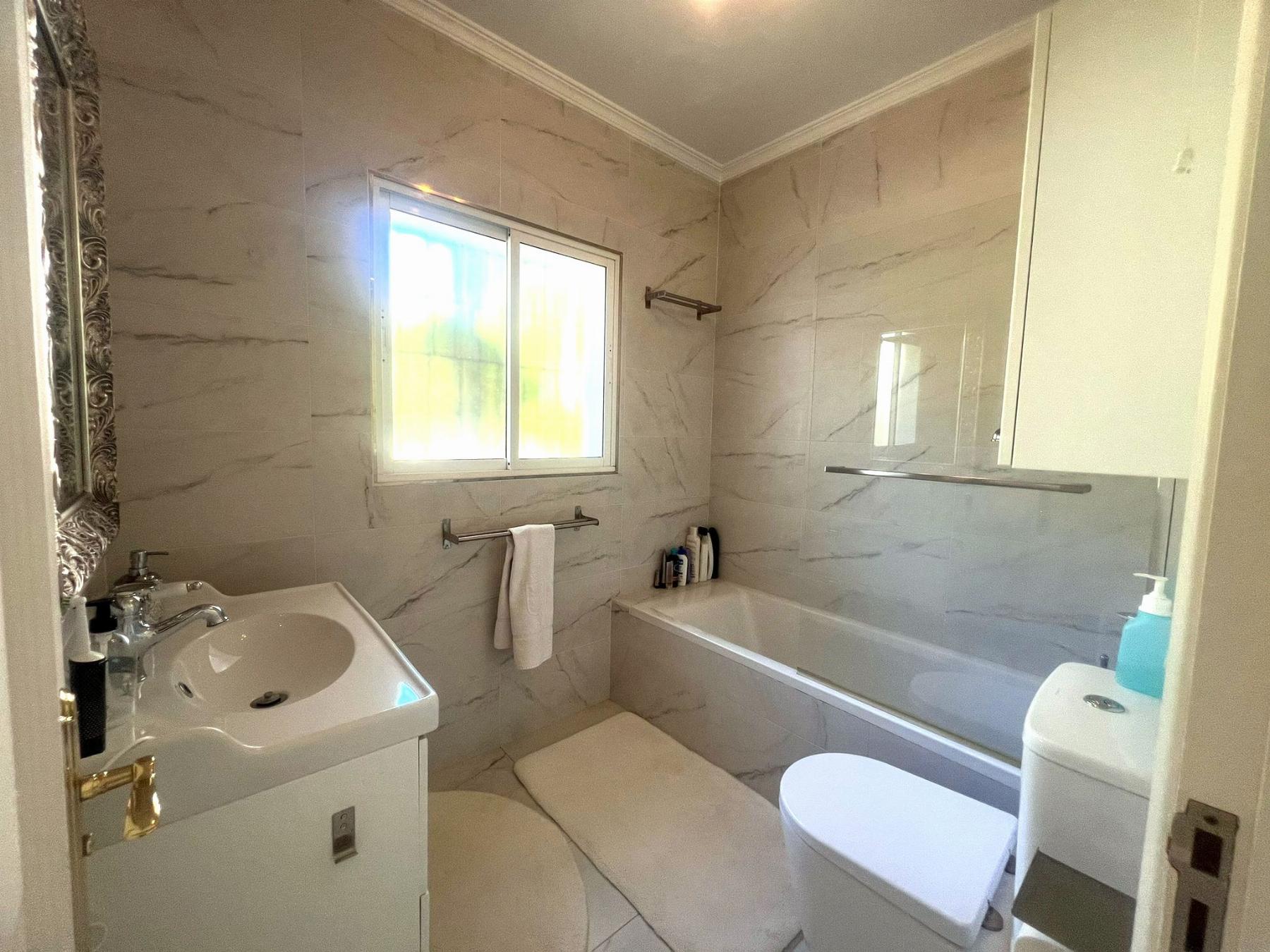 For sale of chalet in Marbella