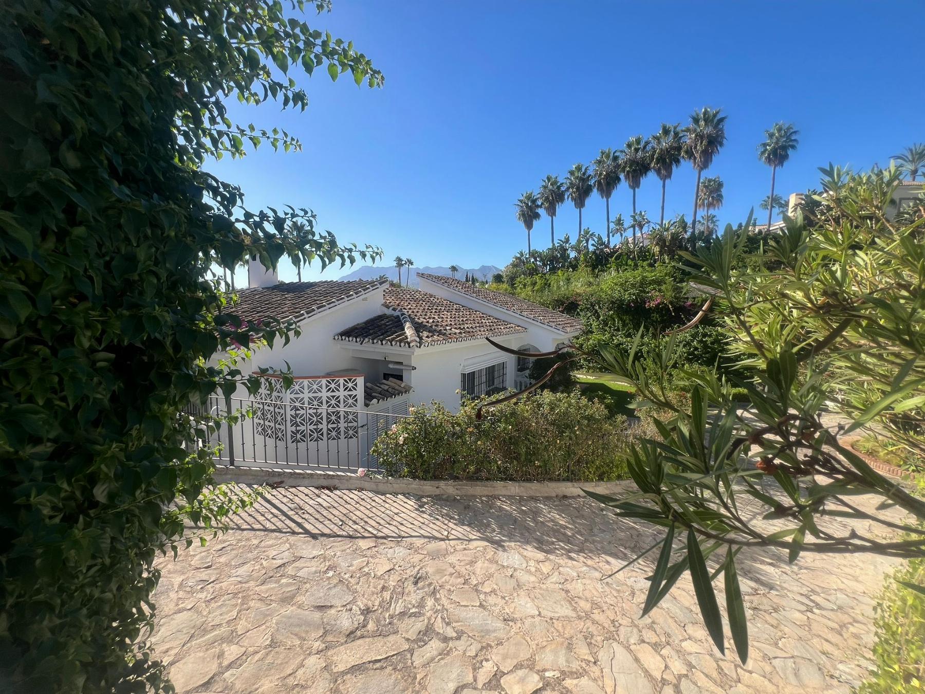 For sale of chalet in Marbella