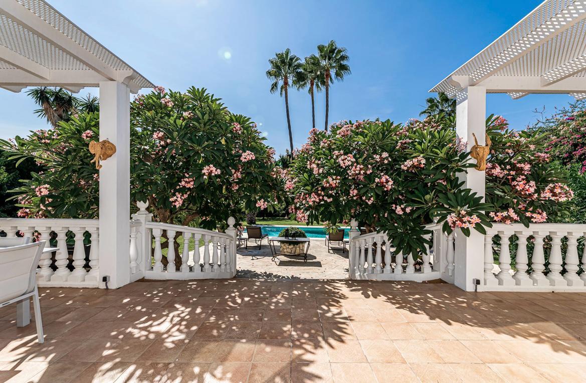 For sale of chalet in Marbella
