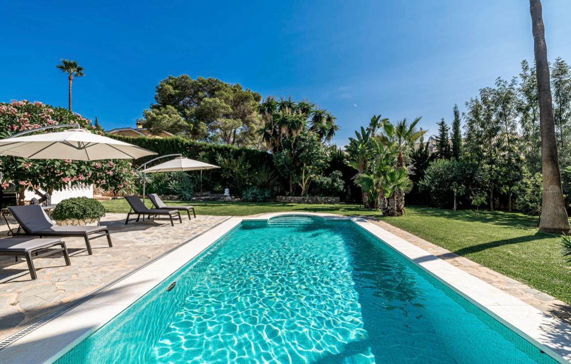 For sale of chalet in Marbella