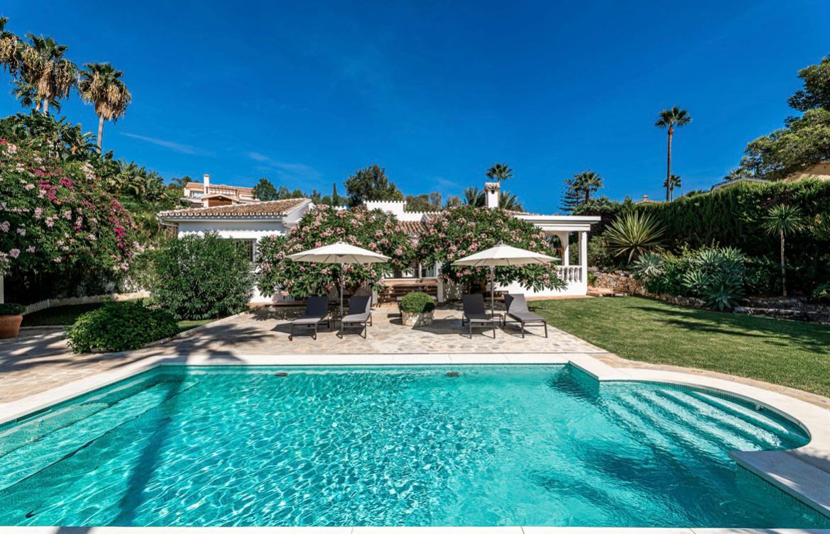 For sale of chalet in Marbella