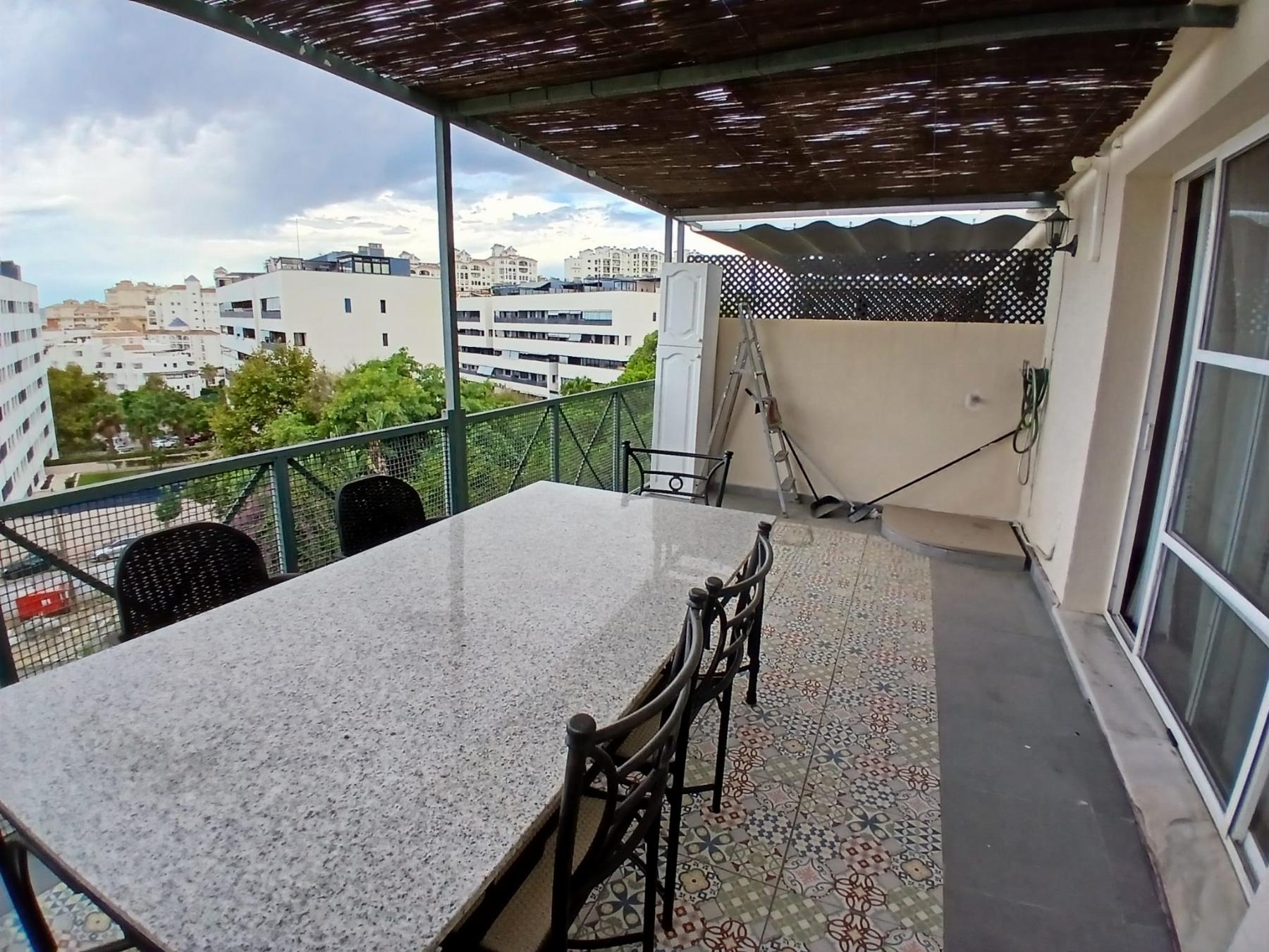 Venta de piso en Estepona