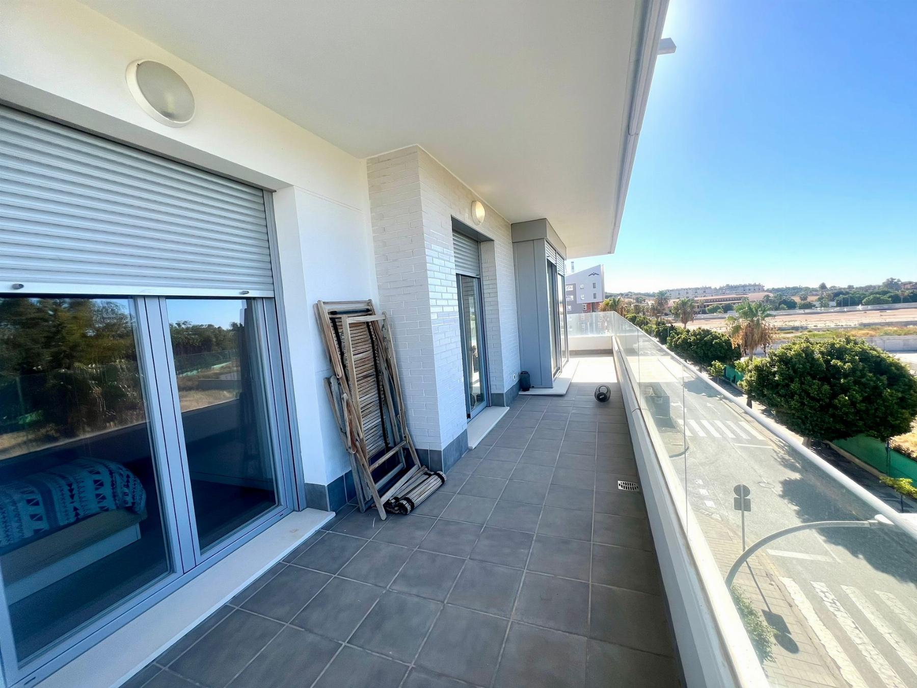 For sale of flat in Nueva Andalucía