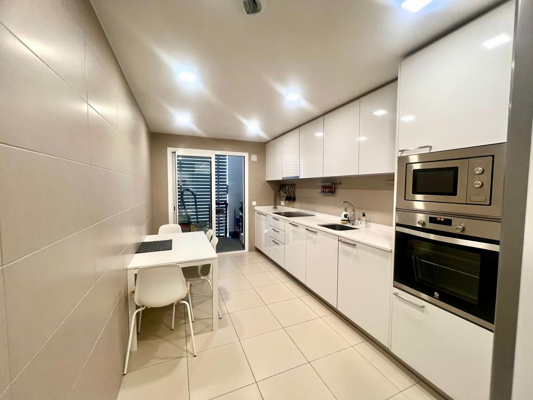 For sale of flat in Nueva Andalucía