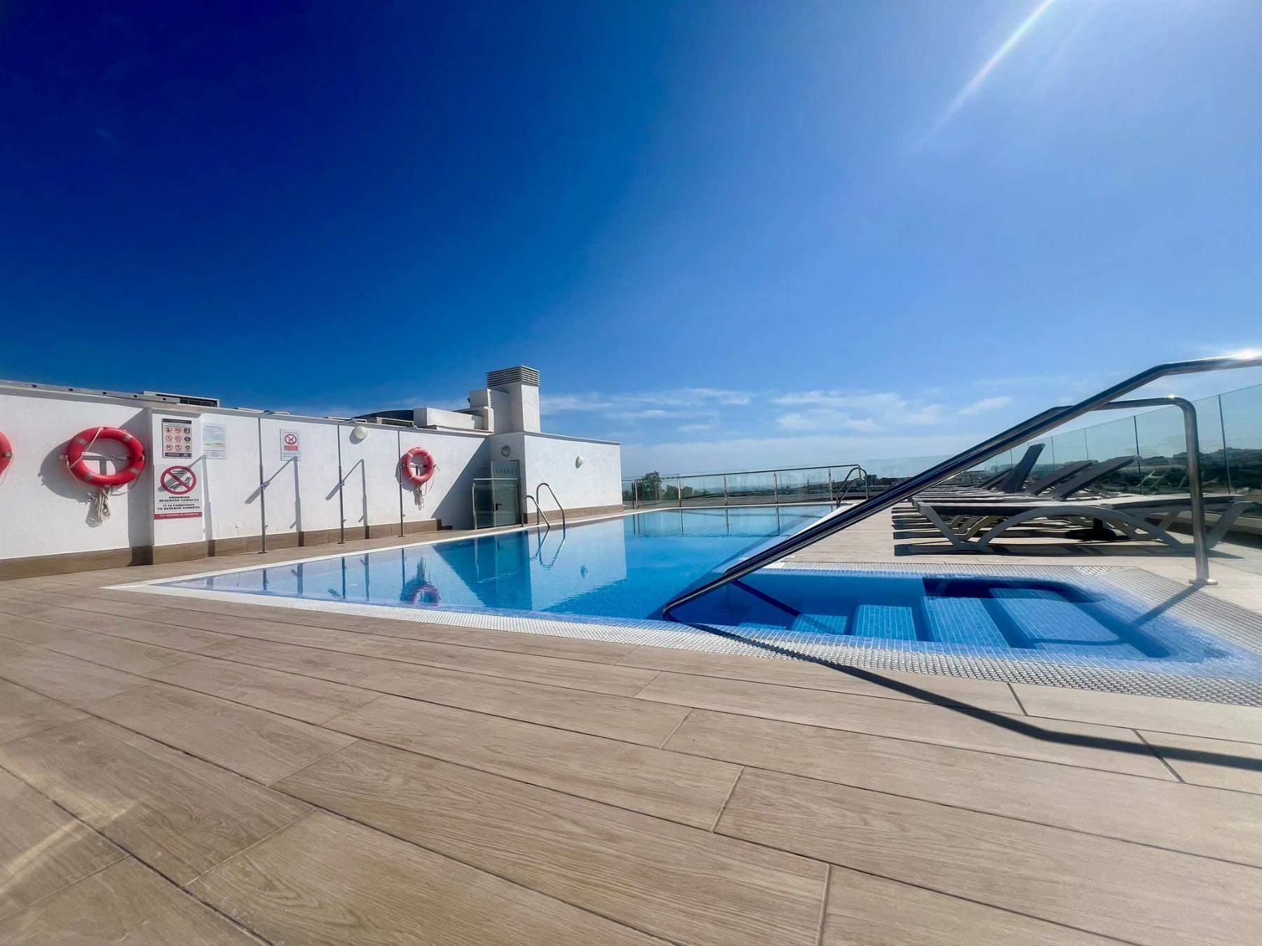 For sale of flat in Nueva Andalucía