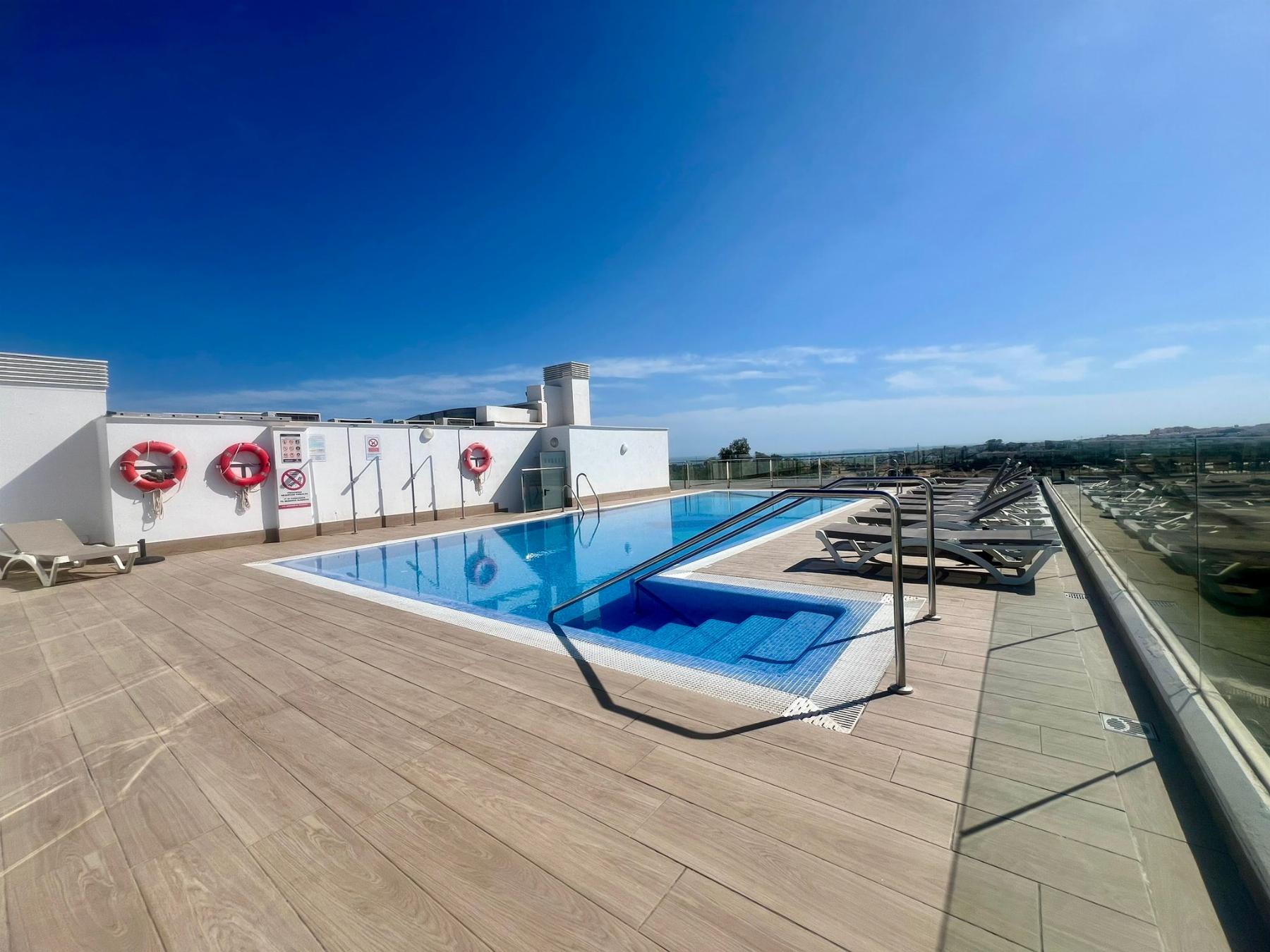 For sale of flat in Nueva Andalucía