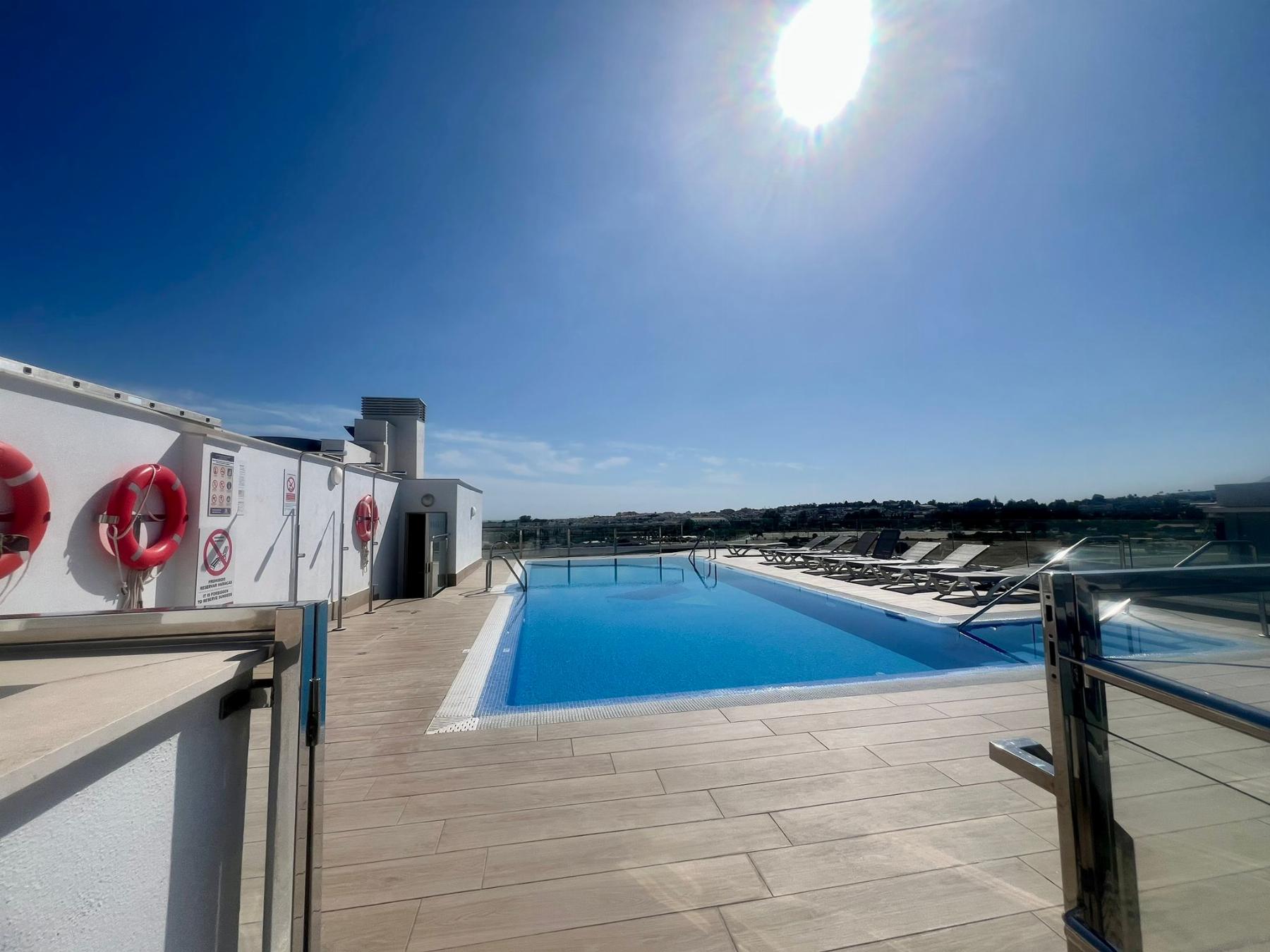 For sale of flat in Nueva Andalucía