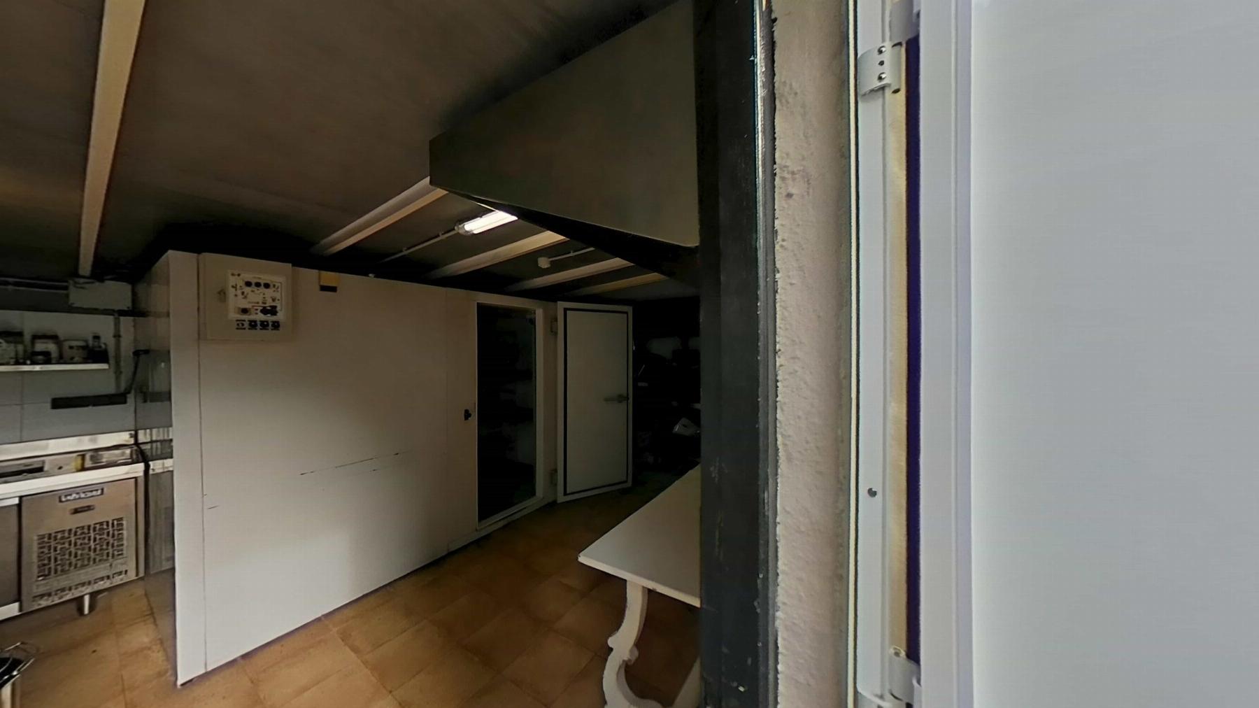 Venta de local en Estepona