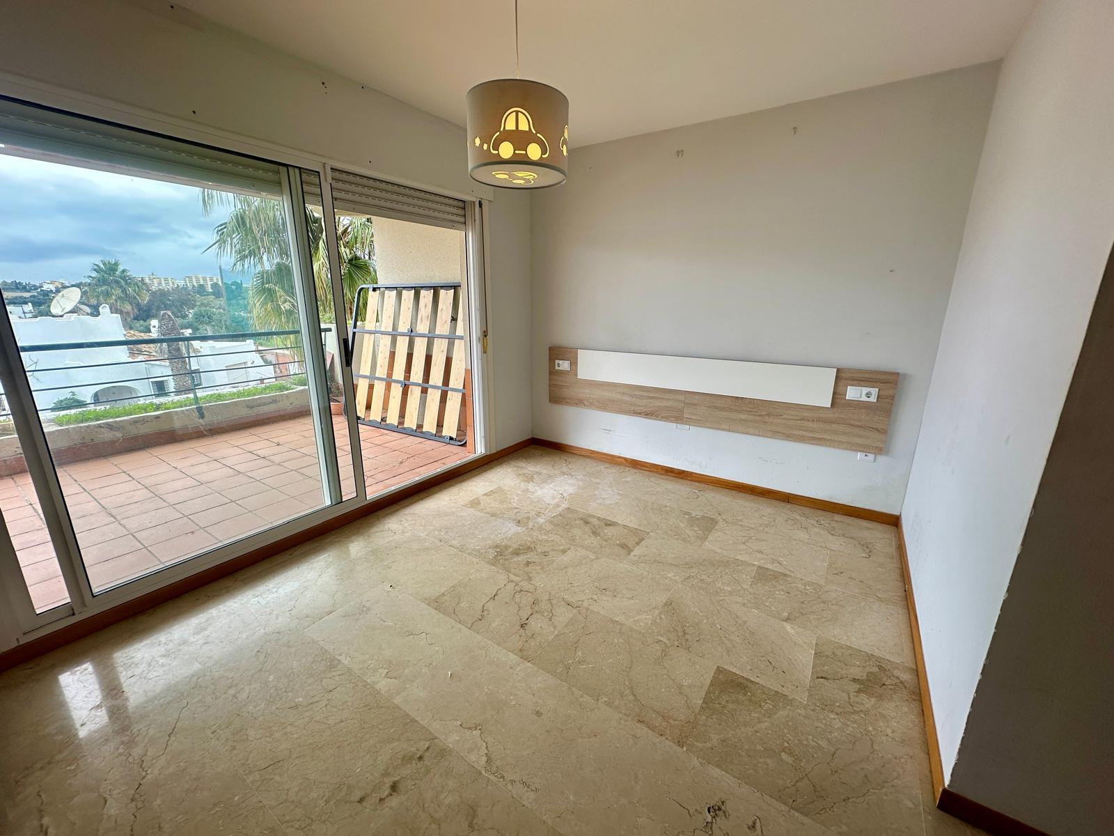 For sale of flat in San Pedro de Alcántara