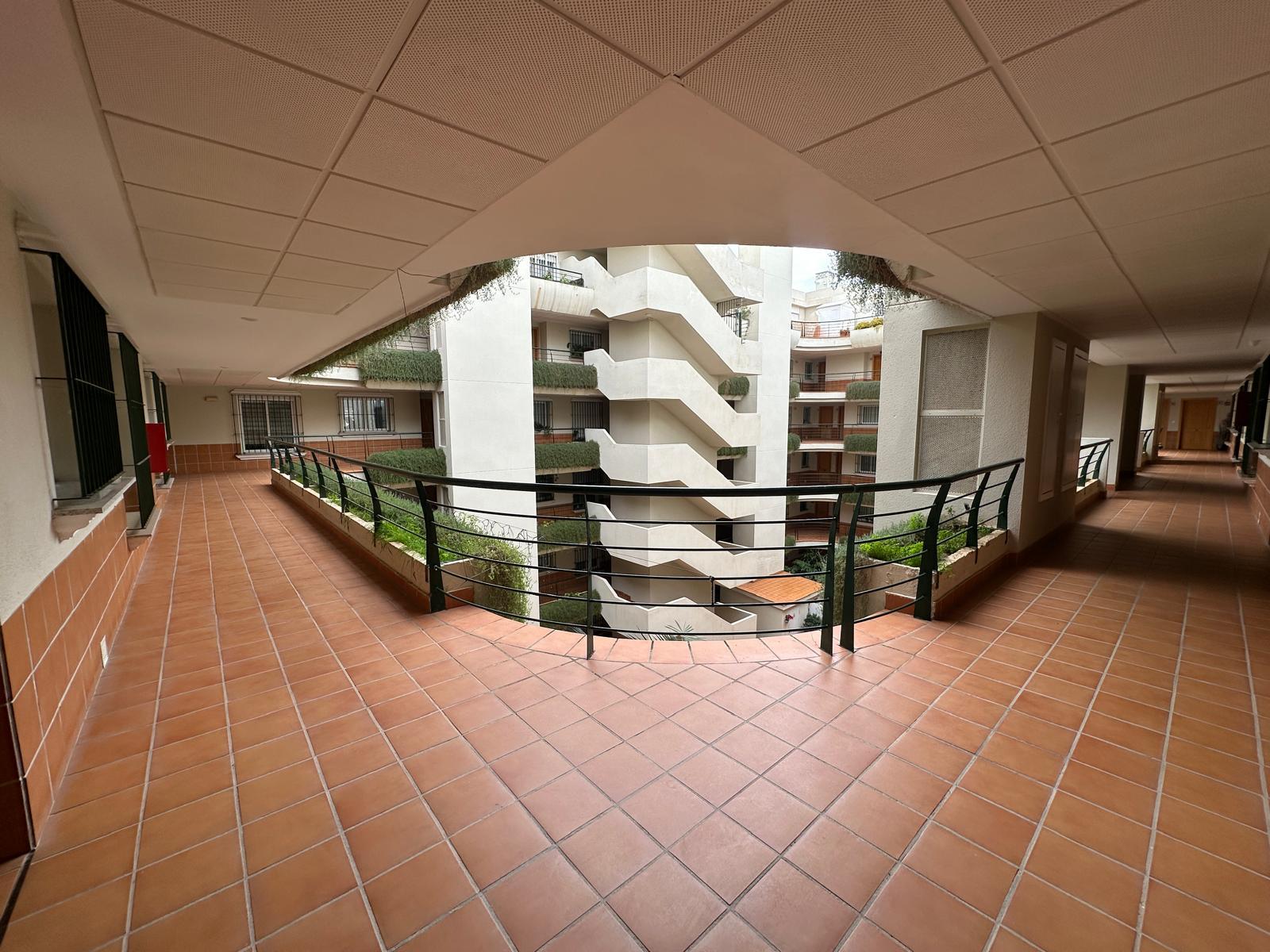 For sale of flat in San Pedro de Alcántara