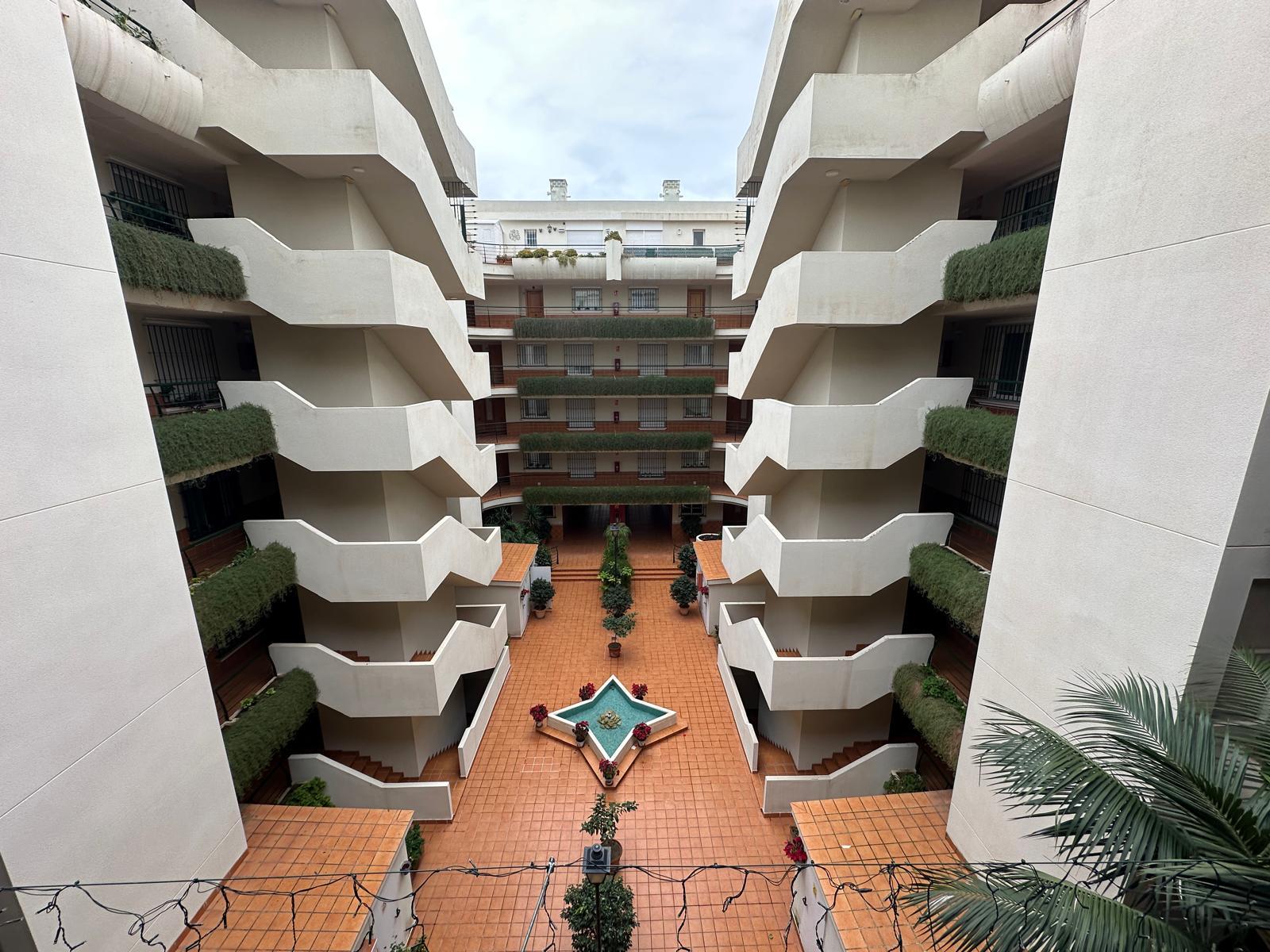 For sale of flat in San Pedro de Alcántara