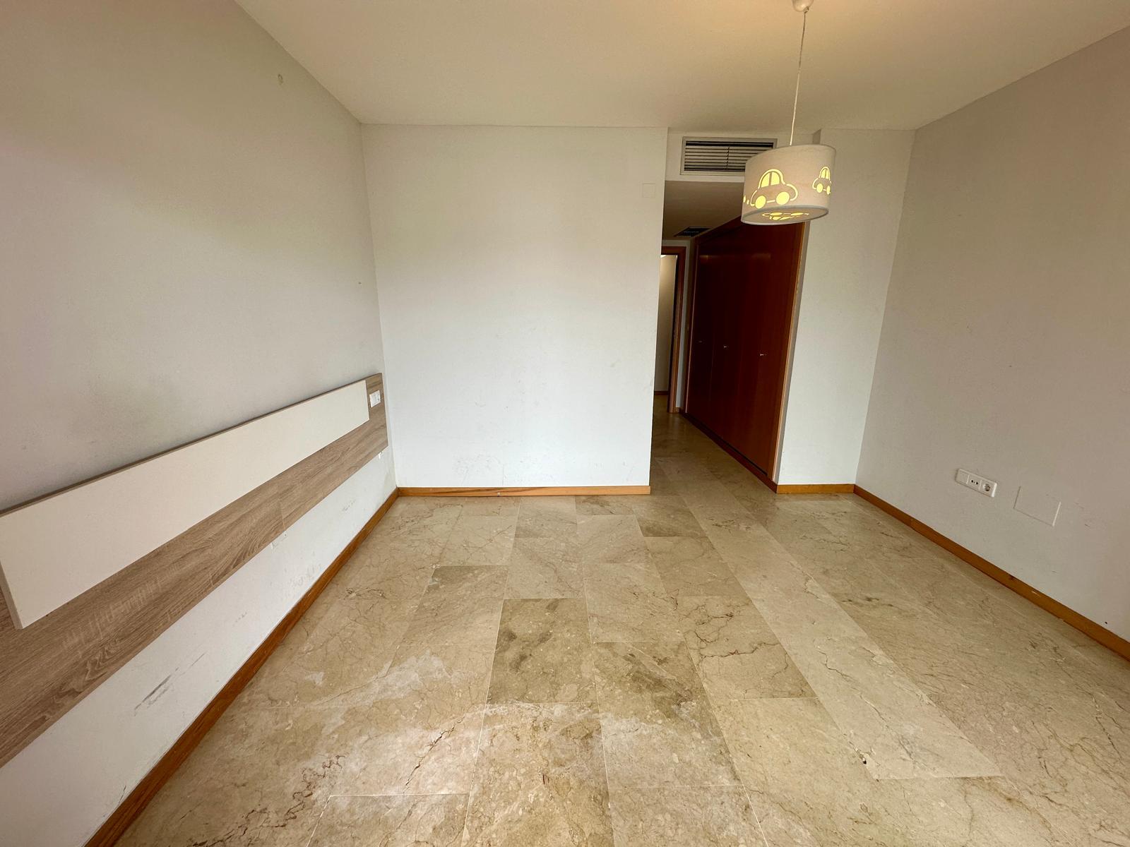 For sale of flat in San Pedro de Alcántara