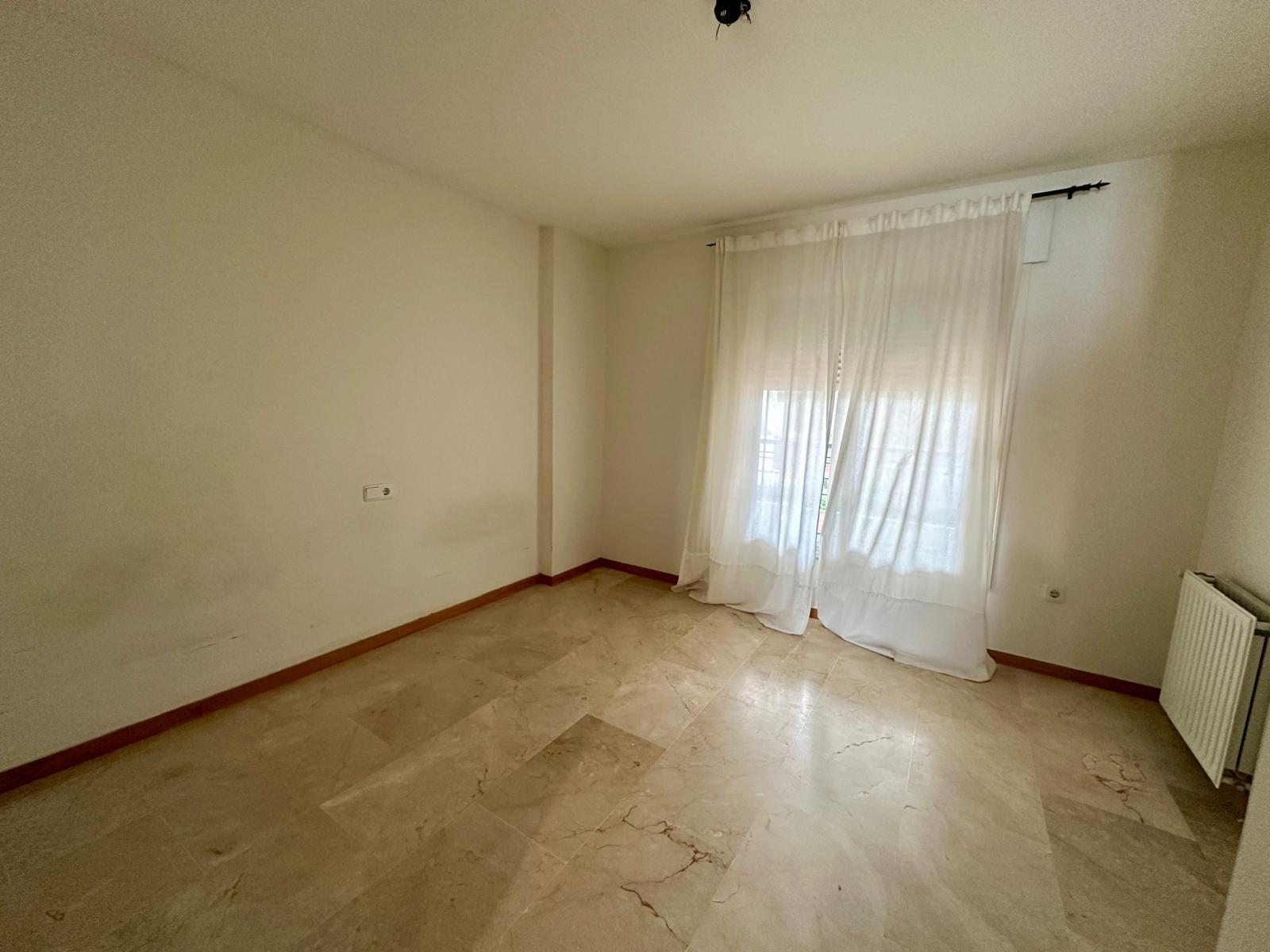 For sale of flat in San Pedro de Alcántara