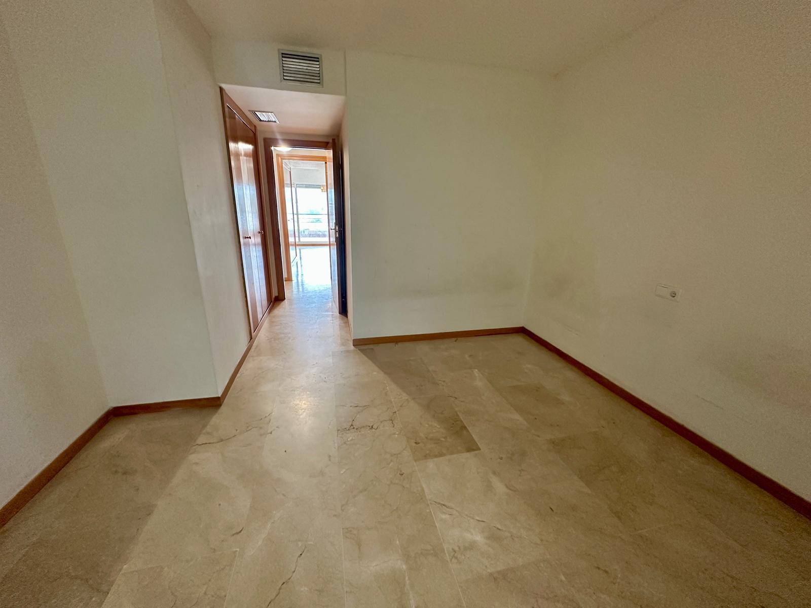 For sale of flat in San Pedro de Alcántara