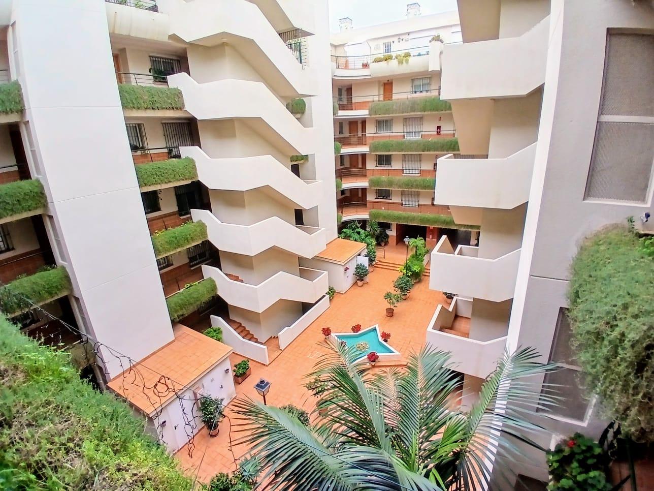 For sale of flat in San Pedro de Alcántara
