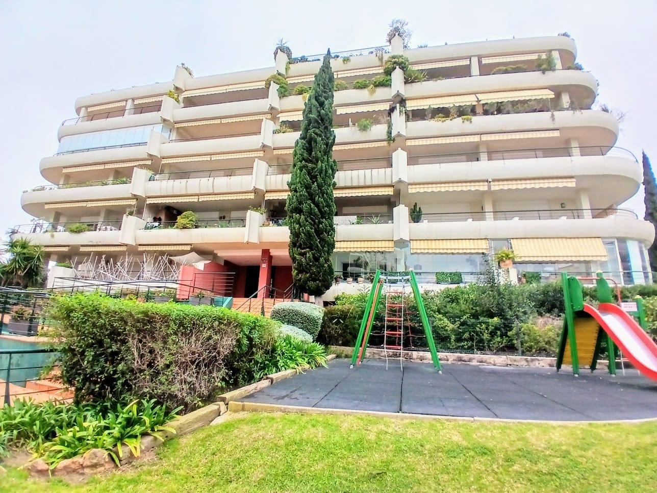 For sale of flat in San Pedro de Alcántara