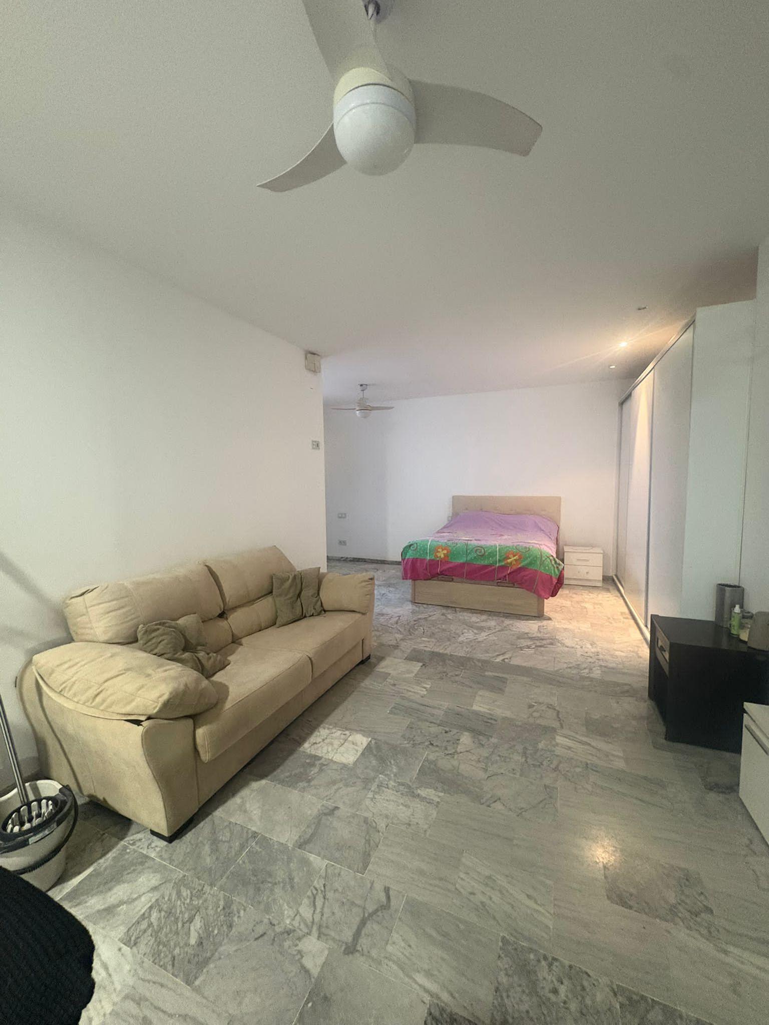 Venta de piso en Estepona