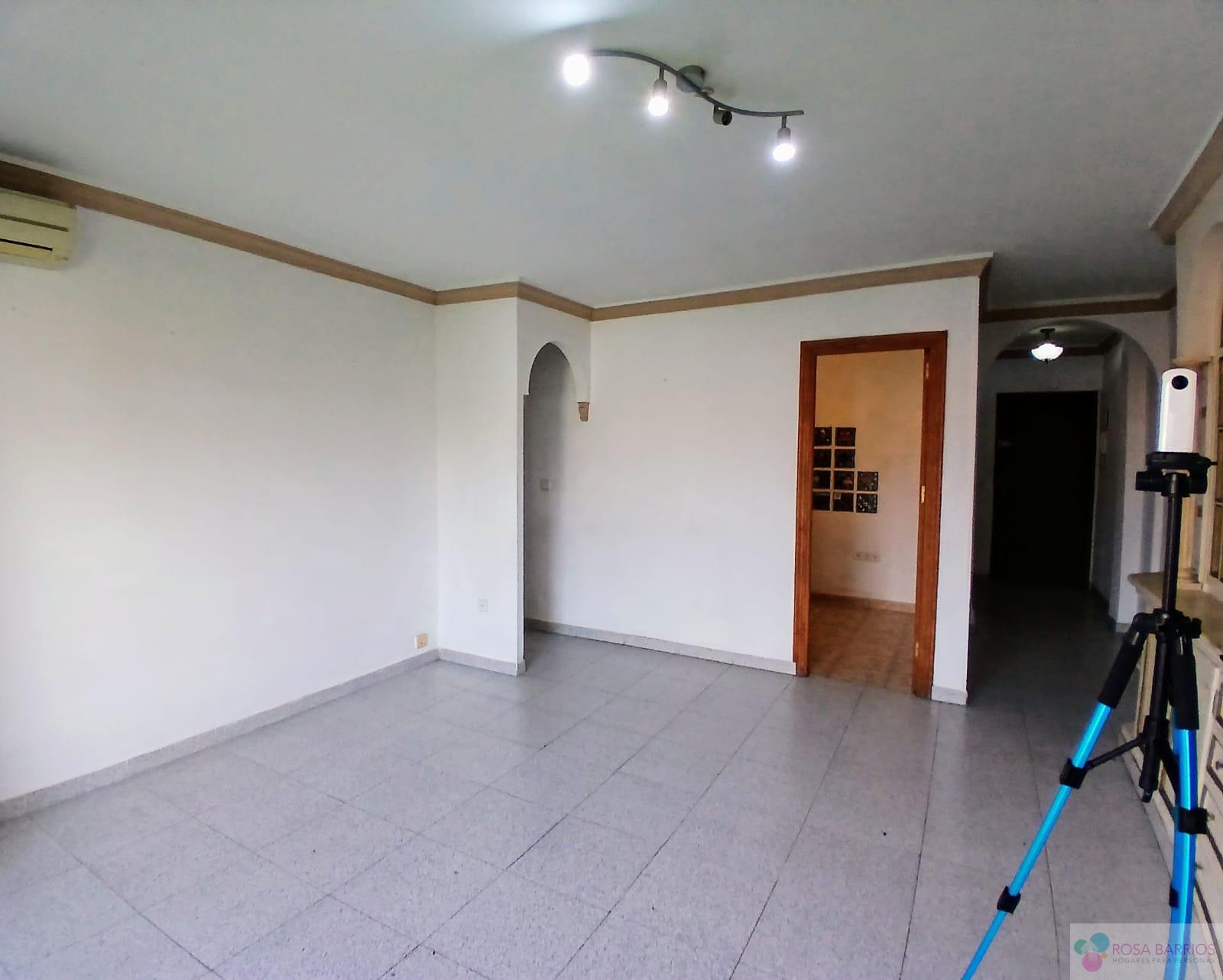For sale of flat in San Pedro de Alcántara