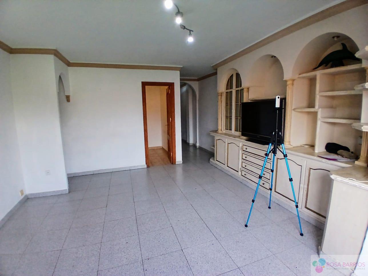 For sale of flat in San Pedro de Alcántara
