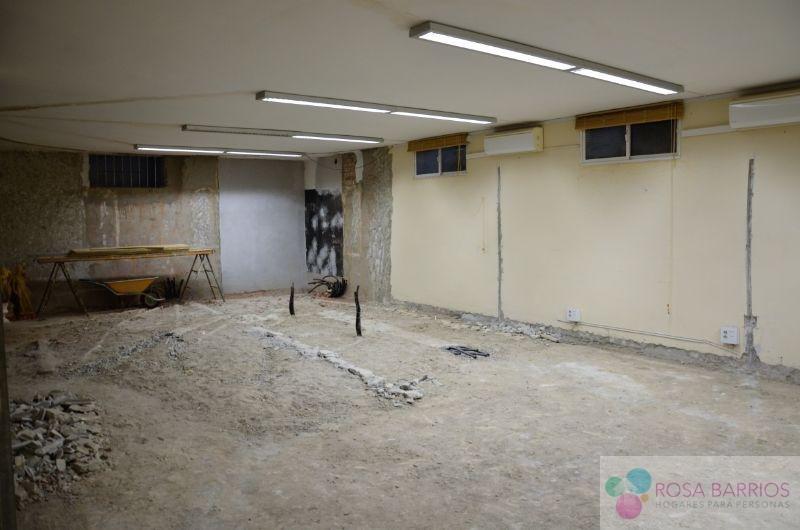 For sale of office in Puerto Banús