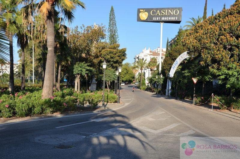 For sale of office in Puerto Banús
