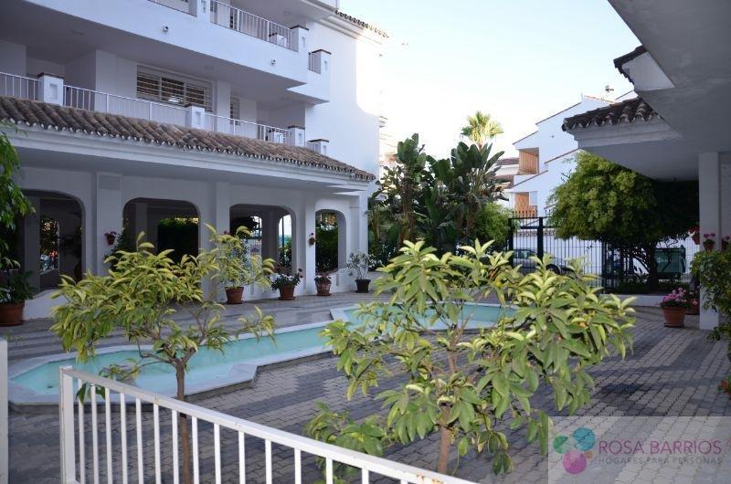 For sale of office in Puerto Banús