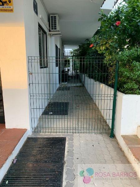 For sale of office in Puerto Banús