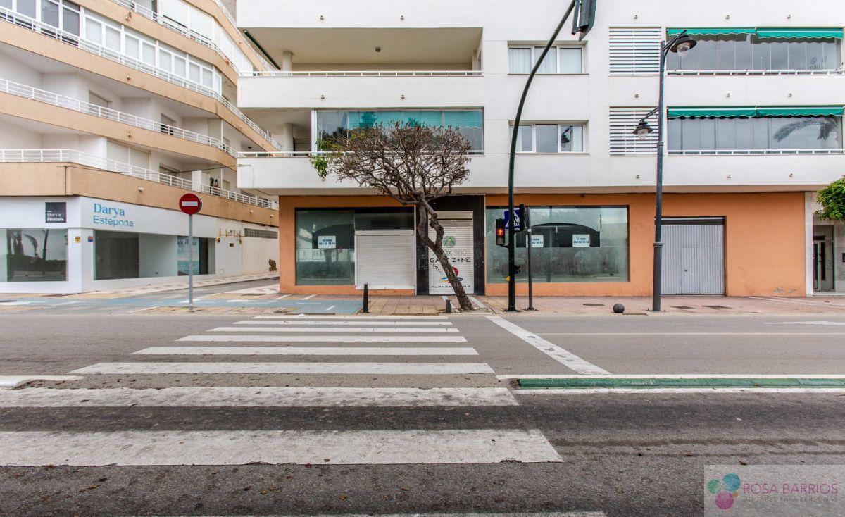 For sale of commercial in Estepona