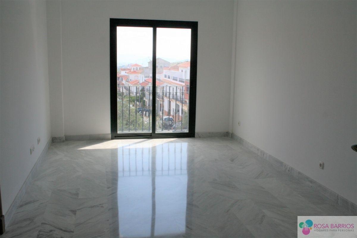 For sale of building in Guaro