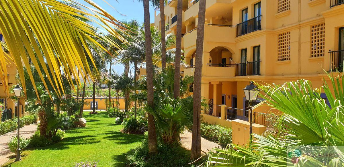 For sale of flat in San Pedro de Alcántara