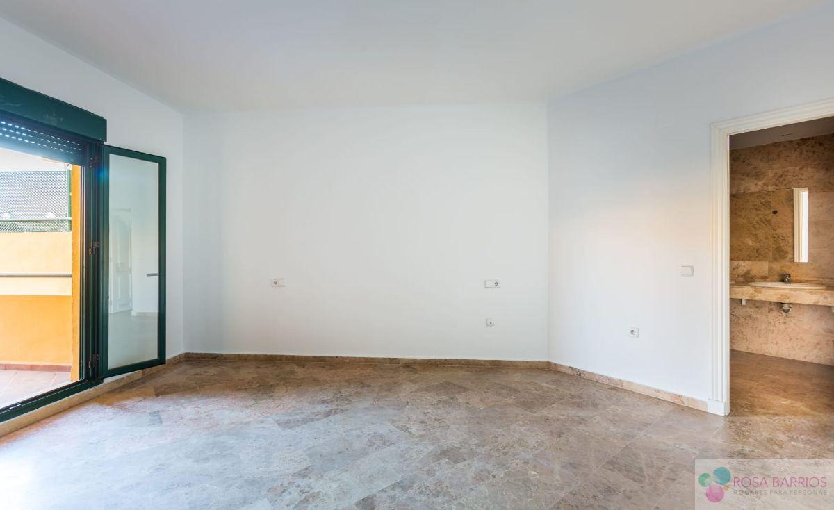 For sale of flat in San Pedro de Alcántara