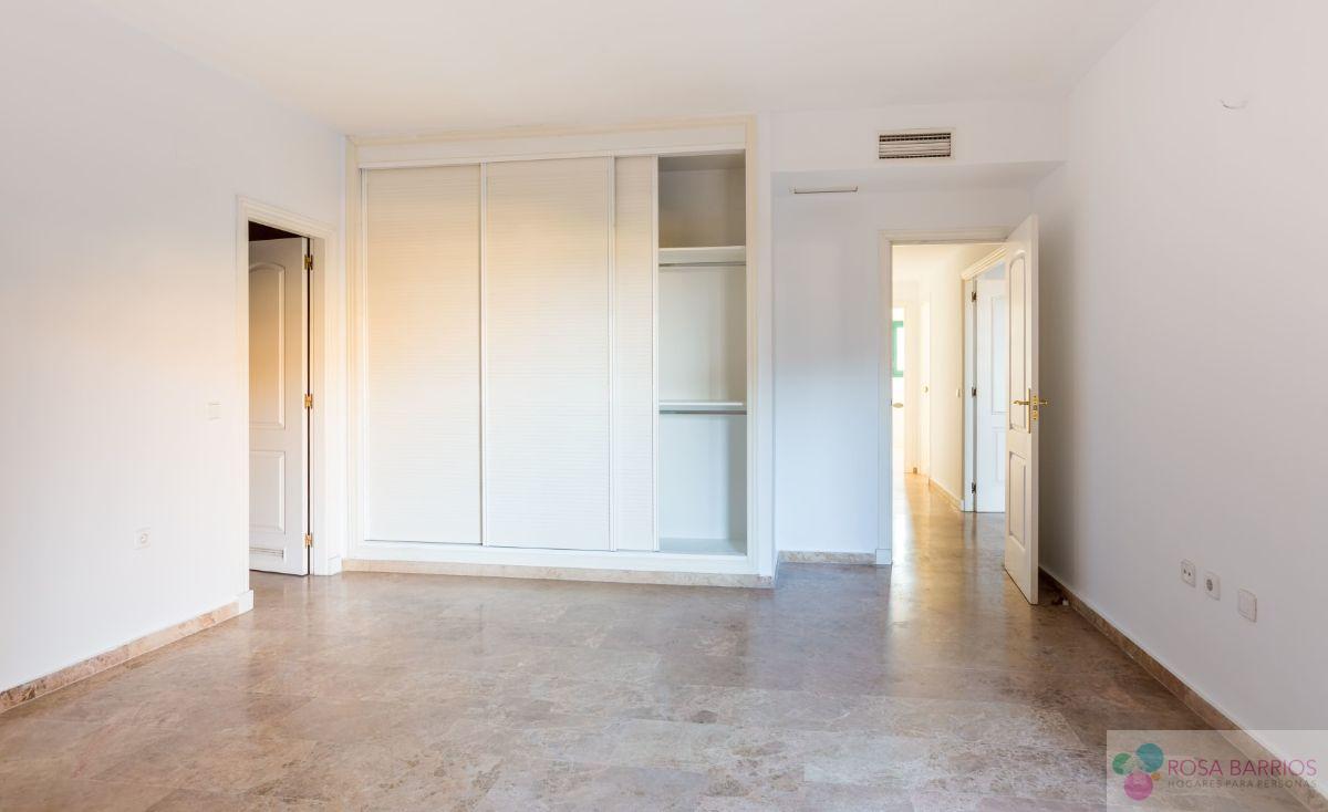 For sale of flat in San Pedro de Alcántara