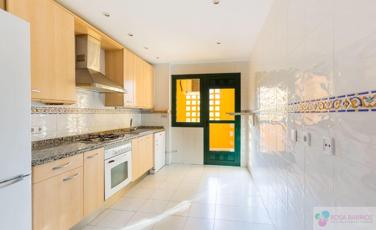 For sale of flat in San Pedro de Alcántara