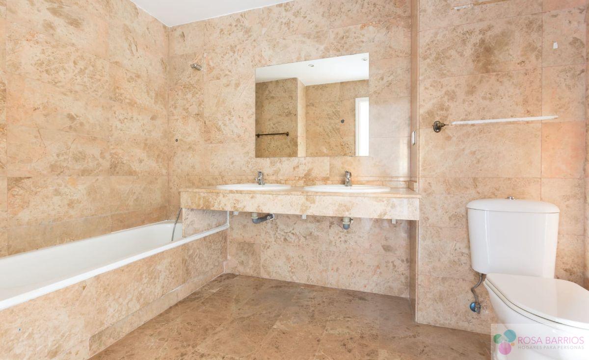For sale of flat in San Pedro de Alcántara