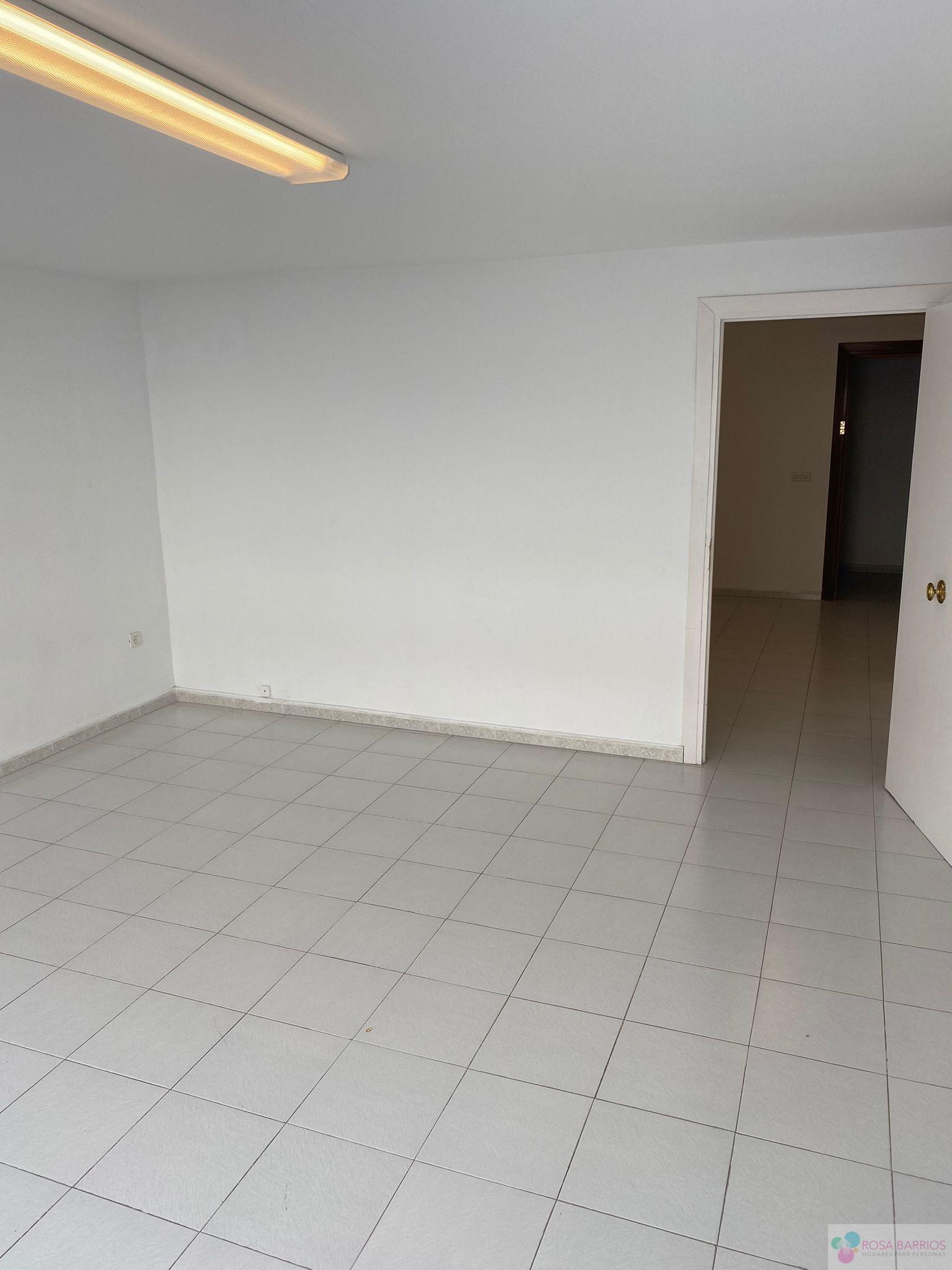 For rent of office in San Pedro de Alcántara