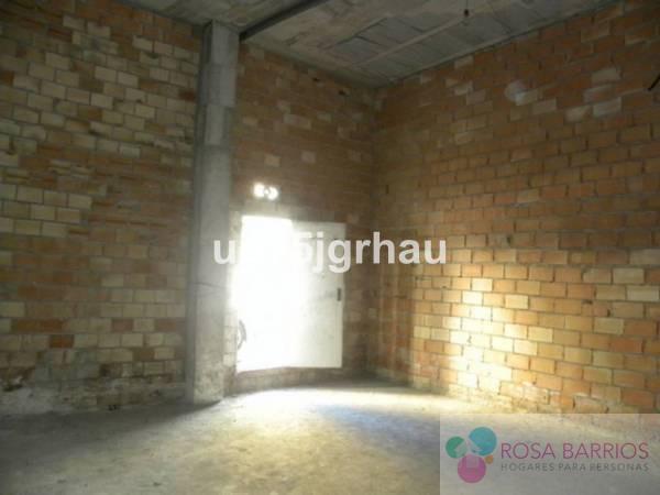 For sale of commercial in Estepona