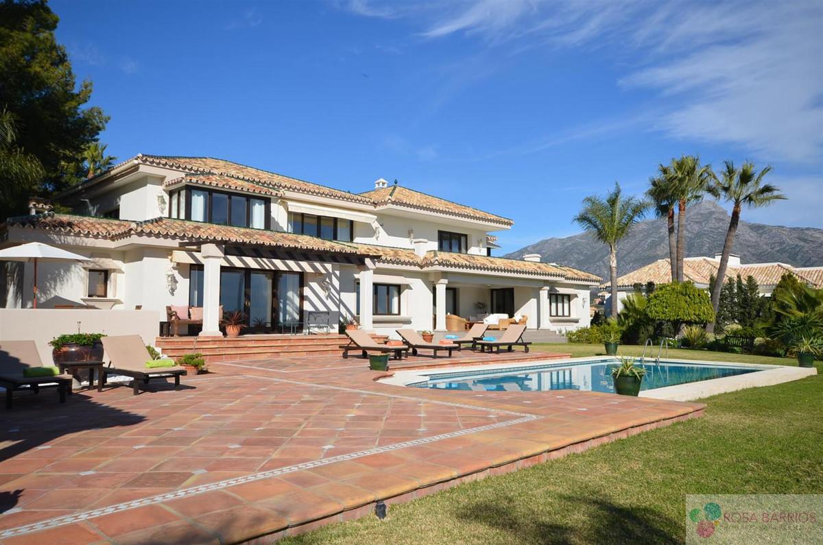 Venta de villa en Nueva Andalucía