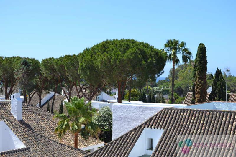 For sale of penthouse in Puerto Banús