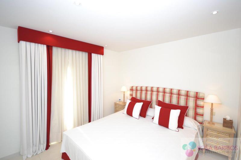 For sale of penthouse in Puerto Banús