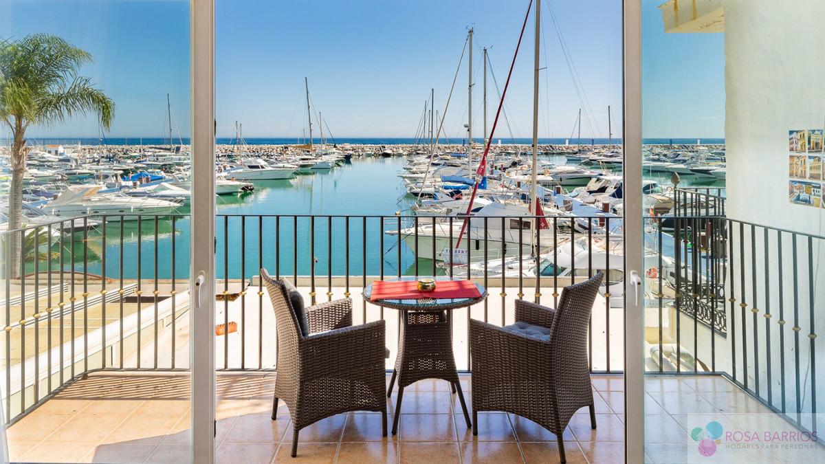 For sale of apartment in Puerto Banús