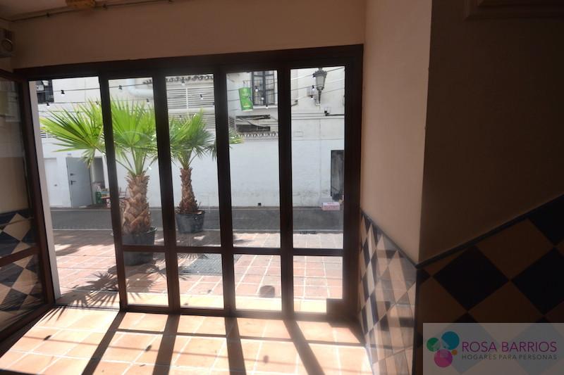 Venta de local comercial en Puerto Banús