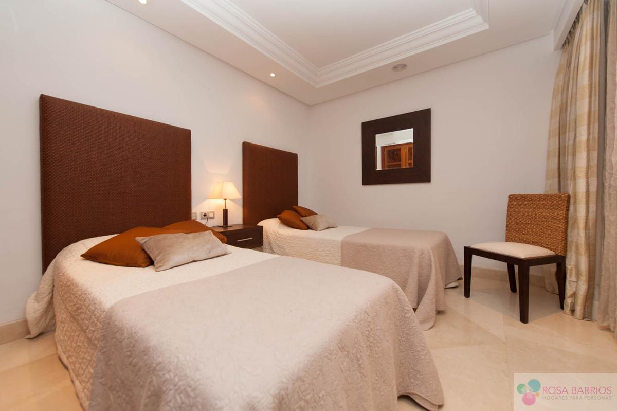 For sale of apartment in Estepona