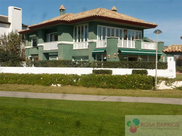 Zu verkaufen von villa in
 Guadalmina Baja