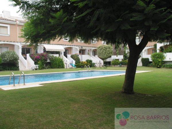 For sale of villa in Nueva Andalucía
